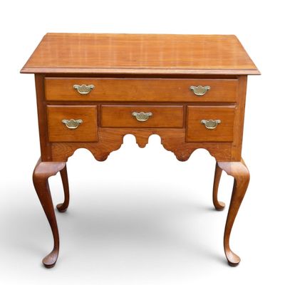 Queen Anne-style Lowboy