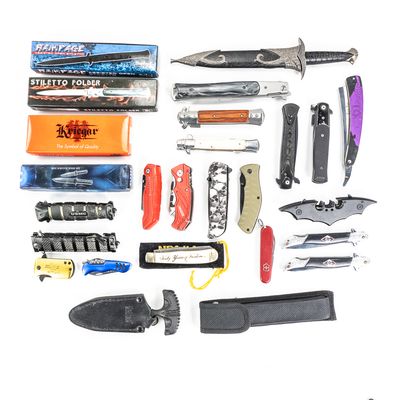 Sale Photo Thumbnail #363: 27 Pocket and fantasy collector knives
