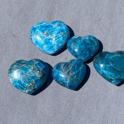 Sale Photo Thumbnail #133: Hearts, Apatite, Rock, Carving, Collectible