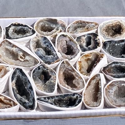 Sale Photo Thumbnail #50: Geode, Rock, Crystal, Collectible