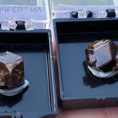Sale Photo Thumbnail #264: Andradite, Garnet, Rock, Crystal, Collectible, Mineral, Specimen