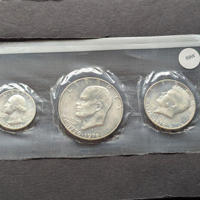 Sale Photo Thumbnail #420: 1776-1976-S US Bicentennial Silver 3-Coin Uncirculated Mint Set - Contains (3) 40% Silver Coins