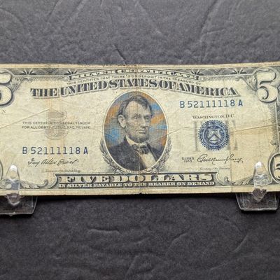 Sale Photo Thumbnail #105: 1953 US $5 Silver Certificate, 5-Ones in a row