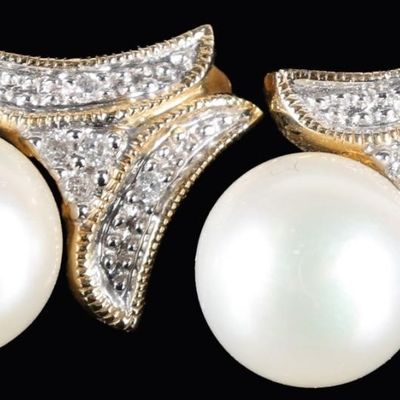 Sale Photo Thumbnail #409: 14K YELLOW GOLD LADIES EARRINGS W/ PEARLS & DIAS