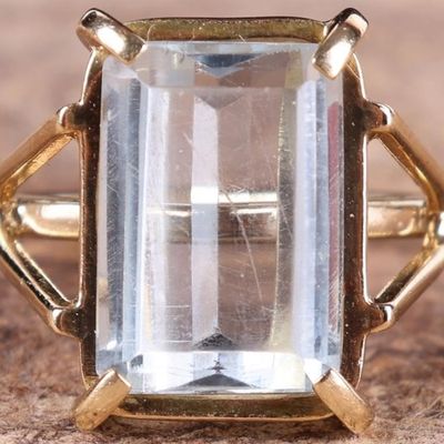 Sale Photo Thumbnail #392: 14K YELLOW GOLD BLUE TOPAZ LADIES RING