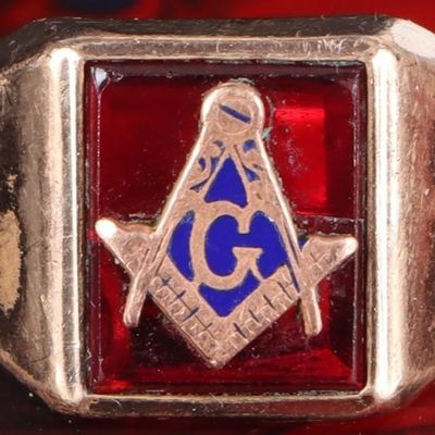 Sale Photo Thumbnail #289: 10K YELLOW GOLD GRANDMASTER MASON MENS RING