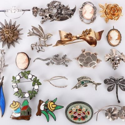 Sale Photo Thumbnail #69: STERLING SILVER LADIES BROOCH LOT OF 22