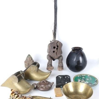 Sale Photo Thumbnail #125: EXOTICA FOREIGN SOUVENIRS STATUES COINS POTS (13)