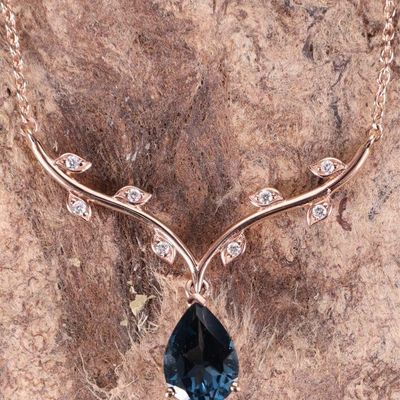 Sale Photo Thumbnail #70: DAINTY 14K ROSE GOLD LOVELY FLORAL LADIES NECKLACE