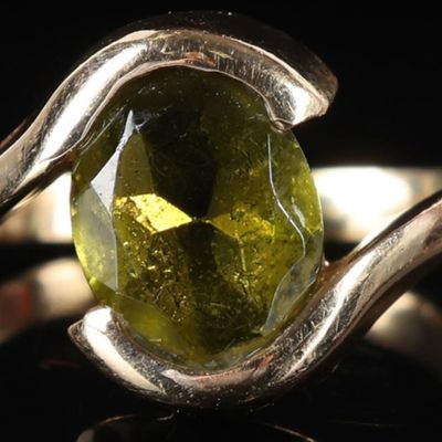 Sale Photo Thumbnail #367: 14K YELLOW GOLD MENS RING W/ FOREST-GREEN SPINEL