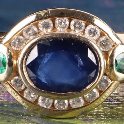Sale Photo Thumbnail #334: 14K YELLOW GOLD LADIES RING W SAPPH EMERALD DIAS