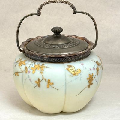Sale Photo Thumbnail #467: Mt Washington Cracker Jar