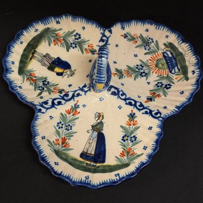Sale Photo Thumbnail #155: HR Quimper Shell Serving Tray