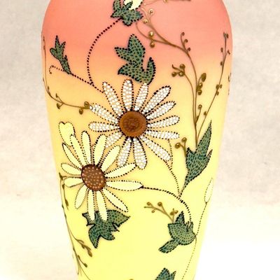 Sale Photo Thumbnail #462: Mt. Washington Burmese Vase