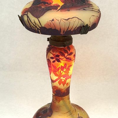 Sale Photo Thumbnail #436: Devez French Cameo Lamp