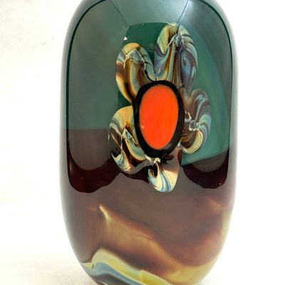 Sale Photo Thumbnail #552: Michael Pavlik Paperweight Vase