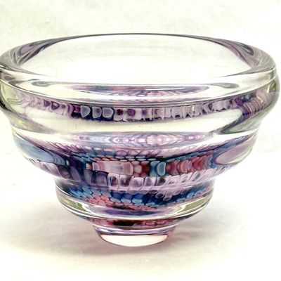 Sale Photo Thumbnail #532: Beecham/White Art Glass Bowl