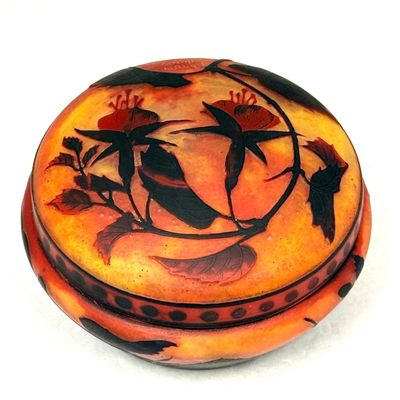 Sale Photo Thumbnail #417: Daum French Cameo Vanity Box