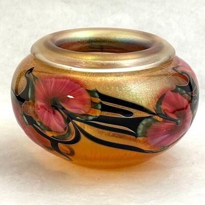 Sale Photo Thumbnail #477: Jerry Heer Pink Heart Vase