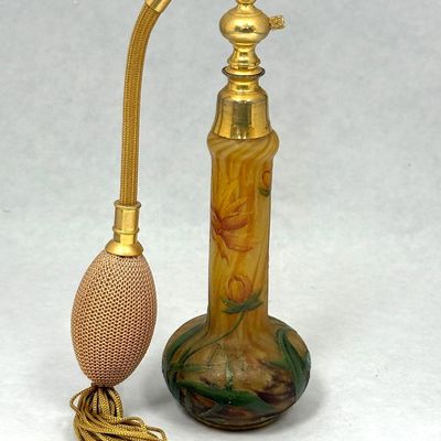 Sale Photo Thumbnail #419: Daum Nancy French Cameo Bottle