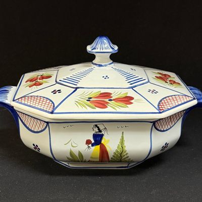 Sale Photo Thumbnail #195: HB HenRiot Quimper Casserole