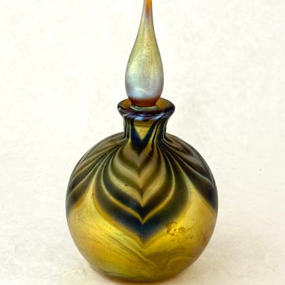 Sale Photo Thumbnail #517: Lundberg Iridescent Gold Perfume