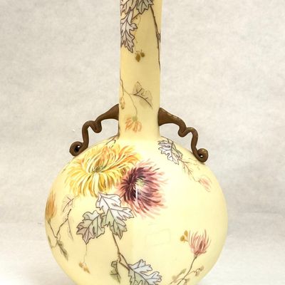 Sale Photo Thumbnail #457: Mt Washington 2 Handled Vase