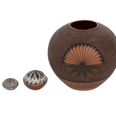 Sale Photo Thumbnail #198: Native American Acoma Pottery Assortment