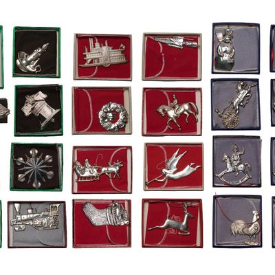 Sale Photo Thumbnail #323: Gorham Sterling Silver Holiday Ornament Assortment