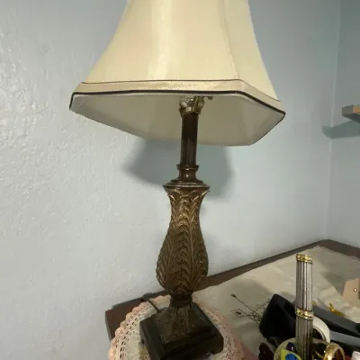 Table lamp