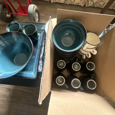 Oneida dish set