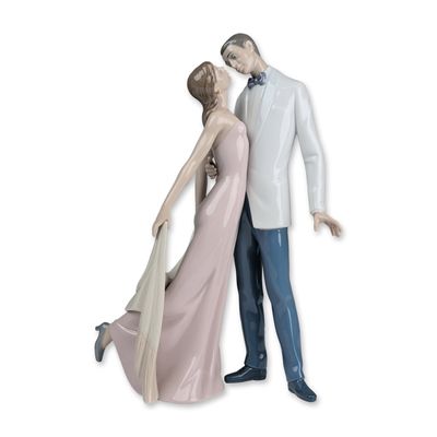 Lladro Glossy Porcelain Figurine, Happy Anniversary 1006475
