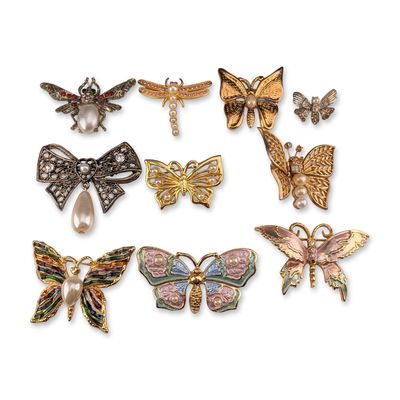 10pc Collection of Vintage Style Insect and Bow Brooches