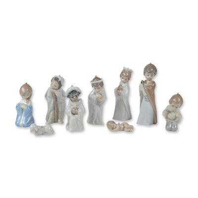 Sale Photo Thumbnail #117: 9pc Lladro Glazed Porcelain Nativity Ornament Set