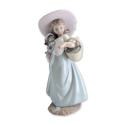 Sale Photo Thumbnail #291: Nao by Lladro Porcelain Figurine, It's a Picnic! 1362