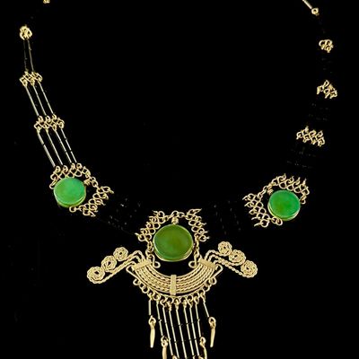 Modernist Gold-Tone Wire and Green Cabochon Fringe Necklace