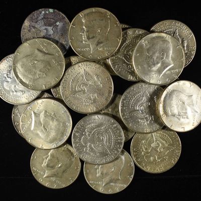 Sale Photo Thumbnail #130: (20) KENNEDY HALF DOLLARS 40% SILVER