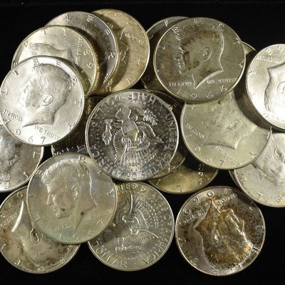 Sale Photo Thumbnail #368: (20) 40% SILVER KENNEDY HALF DOLLARS
