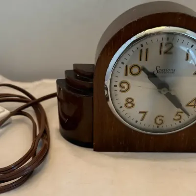 Vintage Sessions Self-Starting Art Deco Electric Mantel Clock – Wood Case