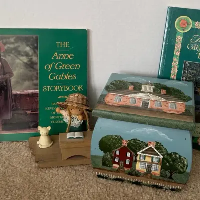 Collection Of Vintage Anne Of Green Gables Items 