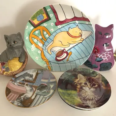 Hand Painted Cat Vase With Bowl And 5 Plates