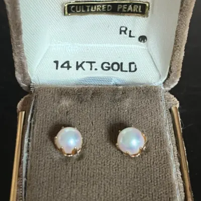 14K Yellow Gold Genuine Pearl Stud Earrings