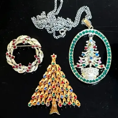 Christmas Brooches and Pendant Necklace, Vintage 