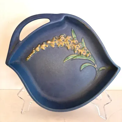 1942 Roseville Pottery Blue Foxglove Handled Tray