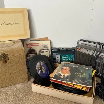 Vintage Collection Of 45 Records With Vintage GE Radio And More