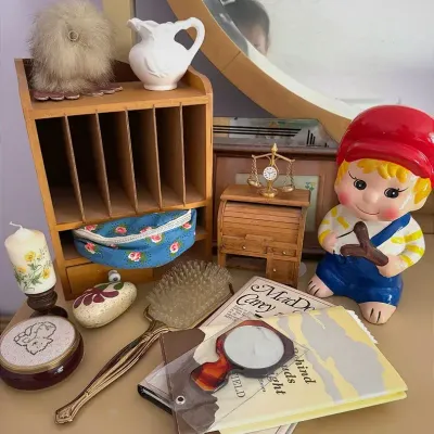 Vintage Girls Dresser Accessories 