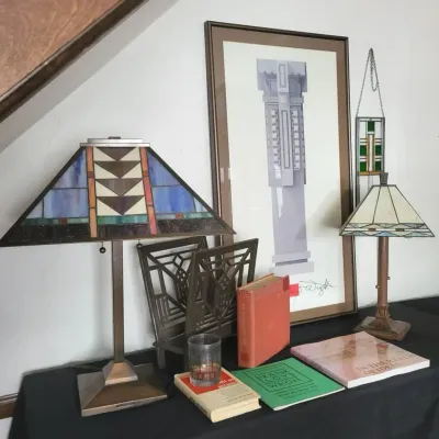 Frank Lloyd Wright Collection (LR-2)