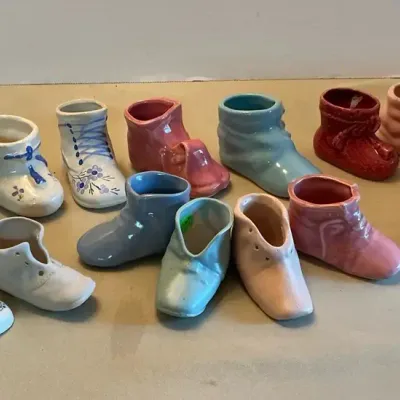 Large Lot Of Small Ceramic Shoes 