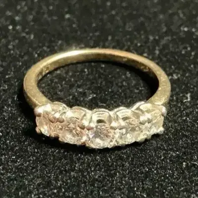 14k Gold Plumb 5-Diamond Cluster Ring (Size 6.25) (2.83 Grams)