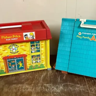 Fisher Price Play Family Children’s Hospital And A Frame House With Accessories 
